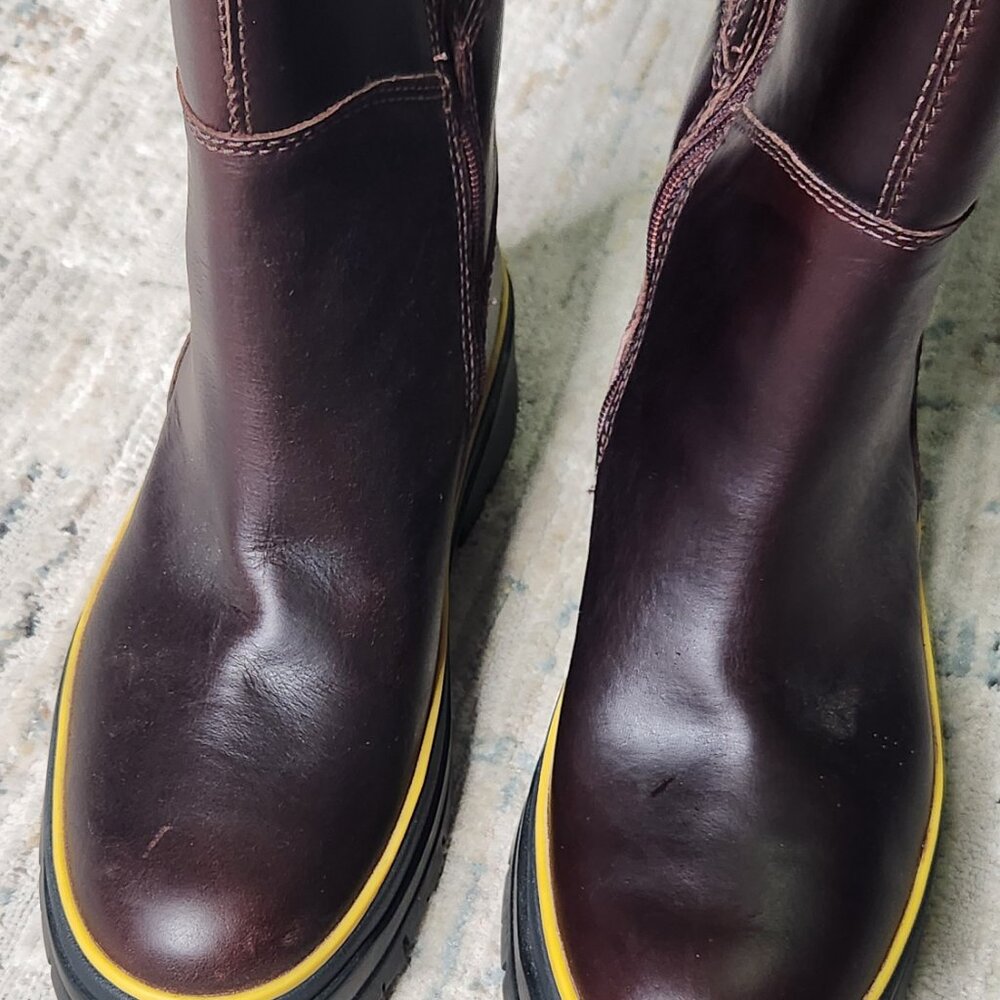 Timberland brown Leather Chelsea Boots with Yellow Trim